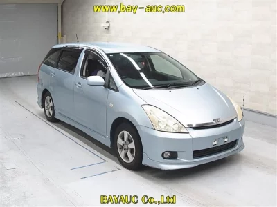 Toyota WISH  с аукциона в Японии