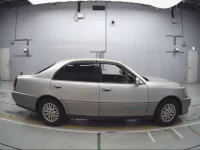 Toyota CROWN лот № 10016 оценка 3.5  с аукциона в Японии 2