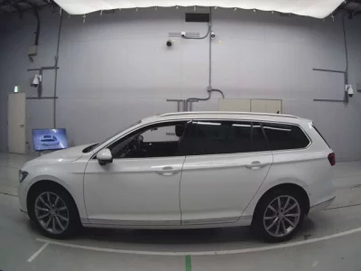 Volkswagen PASSAT VARIANT  с аукциона в Японии