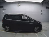 Volkswagen GOLF TOURAN лот № 38019 оценка 3.5  с аукциона в Японии 2