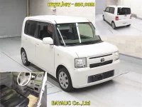 Toyota PIXIS SPACE лот № 43 оценка 4  с аукциона в Японии 3