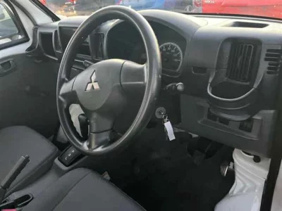 Mitsubishi MINICAB TRUCK