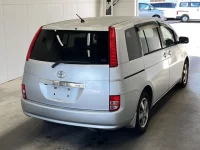 Toyota ISIS лот № 1002 оценка 3.5  с аукциона в Японии 1