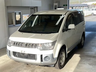 Mitsubishi DELICA D5