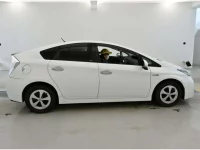 Toyota PRIUS PHV лот № 10028 оценка R  с аукциона в Японии 2