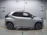 Toyota YARIS CROSS лот № 33021 оценка 4  с аукциона в Японии 2