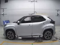 Toyota YARIS CROSS лот № 33021 оценка 4  с аукциона в Японии 3