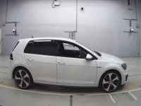 Volkswagen GOLF лот № 38027 оценка 4  с аукциона в Японии 2