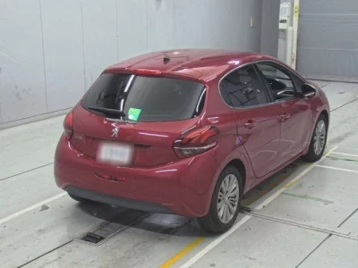 Peugeot 208  с аукциона в Японии