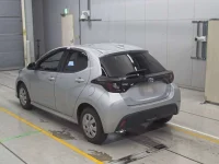 Toyota YARIS лот № 33024 оценка R  с аукциона в Японии 5