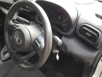 Toyota YARIS лот № 33024 оценка R  с аукциона в Японии 6