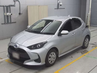 Toyota YARIS  с аукциона в Японии