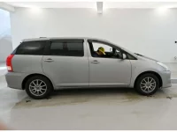 Toyota WISH лот № 10040 оценка R  с аукциона в Японии 2