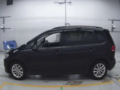 Volkswagen GOLF TOURAN  с аукциона в Японии