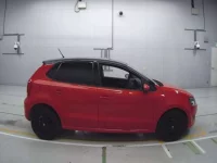 Volkswagen POLO лот № 38036 оценка 4  с аукциона в Японии 2