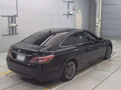 Toyota CROWN  с аукциона в Японии