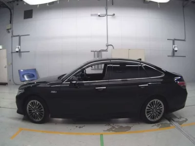 Toyota CROWN  с аукциона в Японии