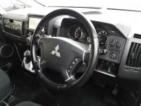 Mitsubishi DELICA D5 лот № 33028 оценка 4.5  с аукциона в Японии 8