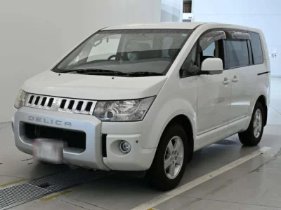 Mitsubishi DELICA D5