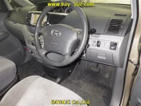 Toyota VOXY лот № 92 оценка 4  с аукциона в Японии 2