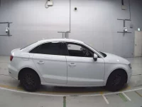 Audi A3 лот № 38042 оценка 4  с аукциона в Японии 2