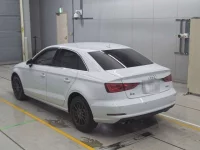 Audi A3 лот № 38042 оценка 4  с аукциона в Японии 5