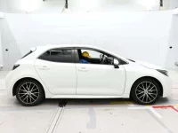 Toyota COROLLA SPORT лот № 33033 оценка 4  с аукциона в Японии 2