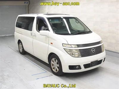 Nissan ELGRAND  с аукциона в Японии