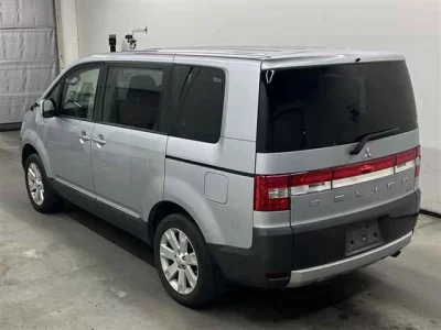 Mitsubishi DELICA D5