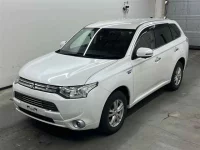 Mitsubishi OUTLANDER PHEV лот № 15033 оценка 3.5  с аукциона в Японии 3