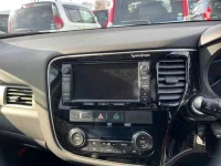 Mitsubishi OUTLANDER PHEV лот № 15033 оценка 3.5  с аукциона в Японии 5