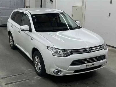 Mitsubishi OUTLANDER PHEV  с аукциона в Японии