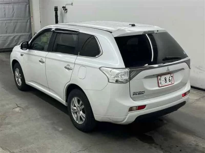 Mitsubishi OUTLANDER PHEV  с аукциона в Японии
