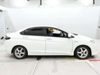 Honda GRACE лот № 10049 оценка R  с аукциона в Японии 2