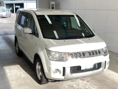 Mitsubishi DELICA D5  с аукциона в Японии