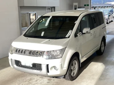 Mitsubishi DELICA D5  с аукциона в Японии
