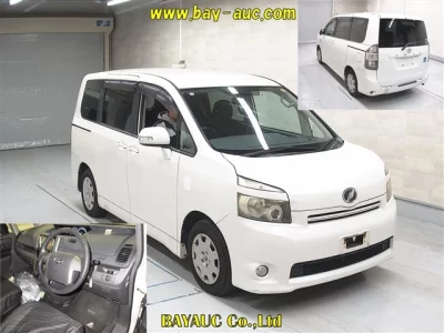 Toyota VOXY  с аукциона в Японии