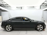 Audi A8 лот № 38068 оценка 4  с аукциона в Японии 2