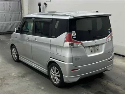 Mitsubishi DELICA D2