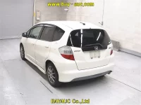 Honda FIT лот № 176 оценка 3.5  с аукциона в Японии 1