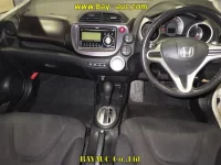 Honda FIT лот № 176 оценка 3.5  с аукциона в Японии 5