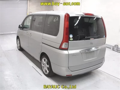 Nissan SERENA  с аукциона в Японии