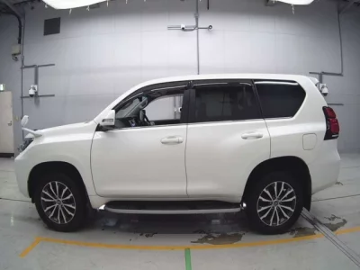 Toyota LAND CRUISER PRADO  с аукциона в Японии