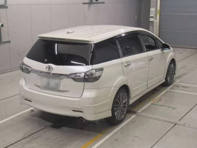Toyota WISH  с аукциона в Японии
