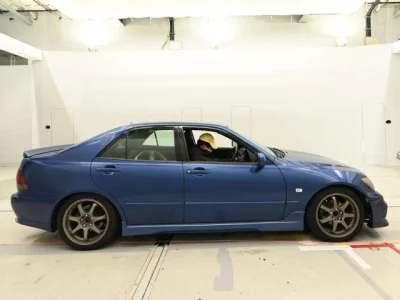 Toyota ALTEZZA  с аукциона в Японии