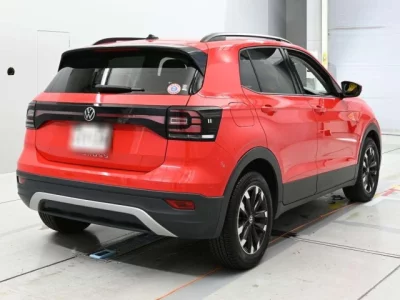 Volkswagen T-CROSS  с аукциона в Японии