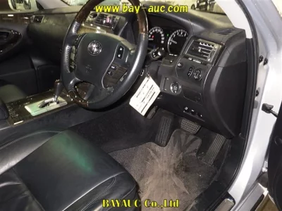 Toyota CROWN  с аукциона в Японии