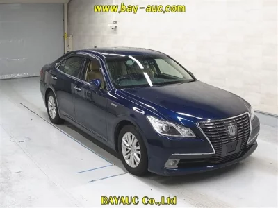 Toyota CROWN  с аукциона в Японии