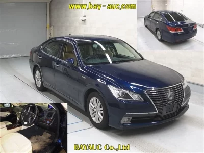 Toyota CROWN  с аукциона в Японии