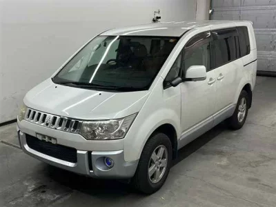 Mitsubishi DELICA D5